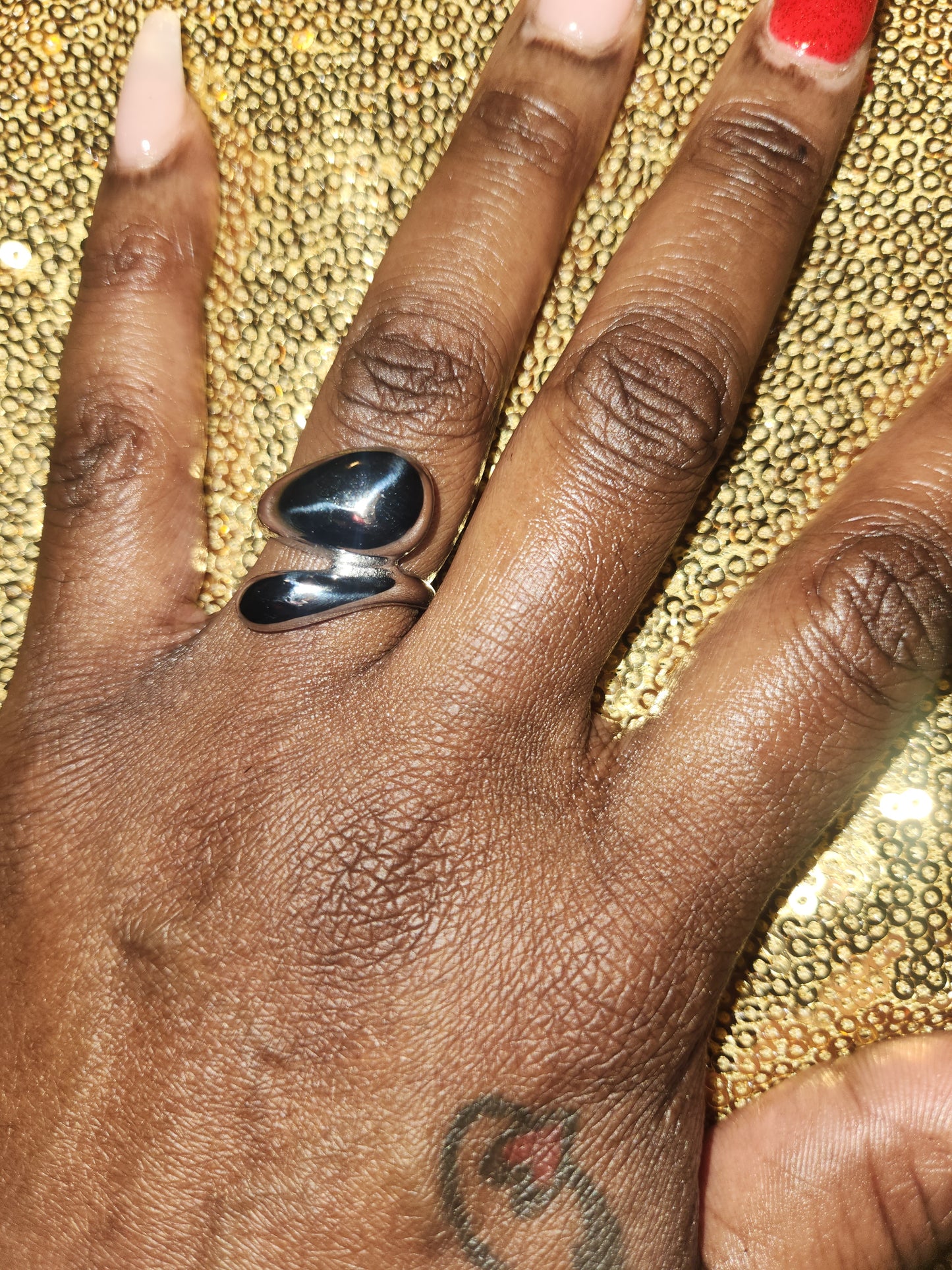 Essence (ring)