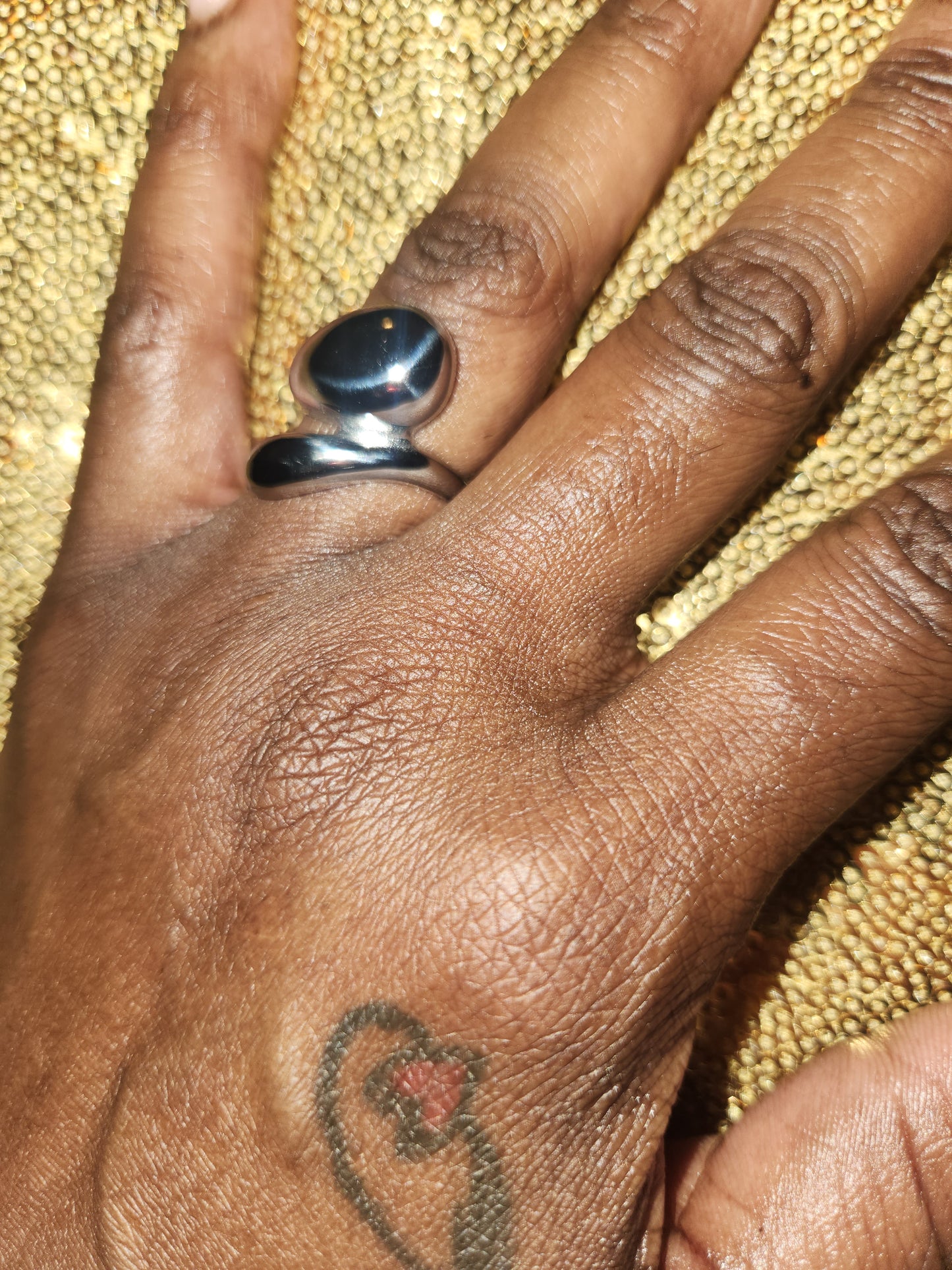 Essence (ring)