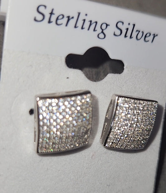 Curved square studs