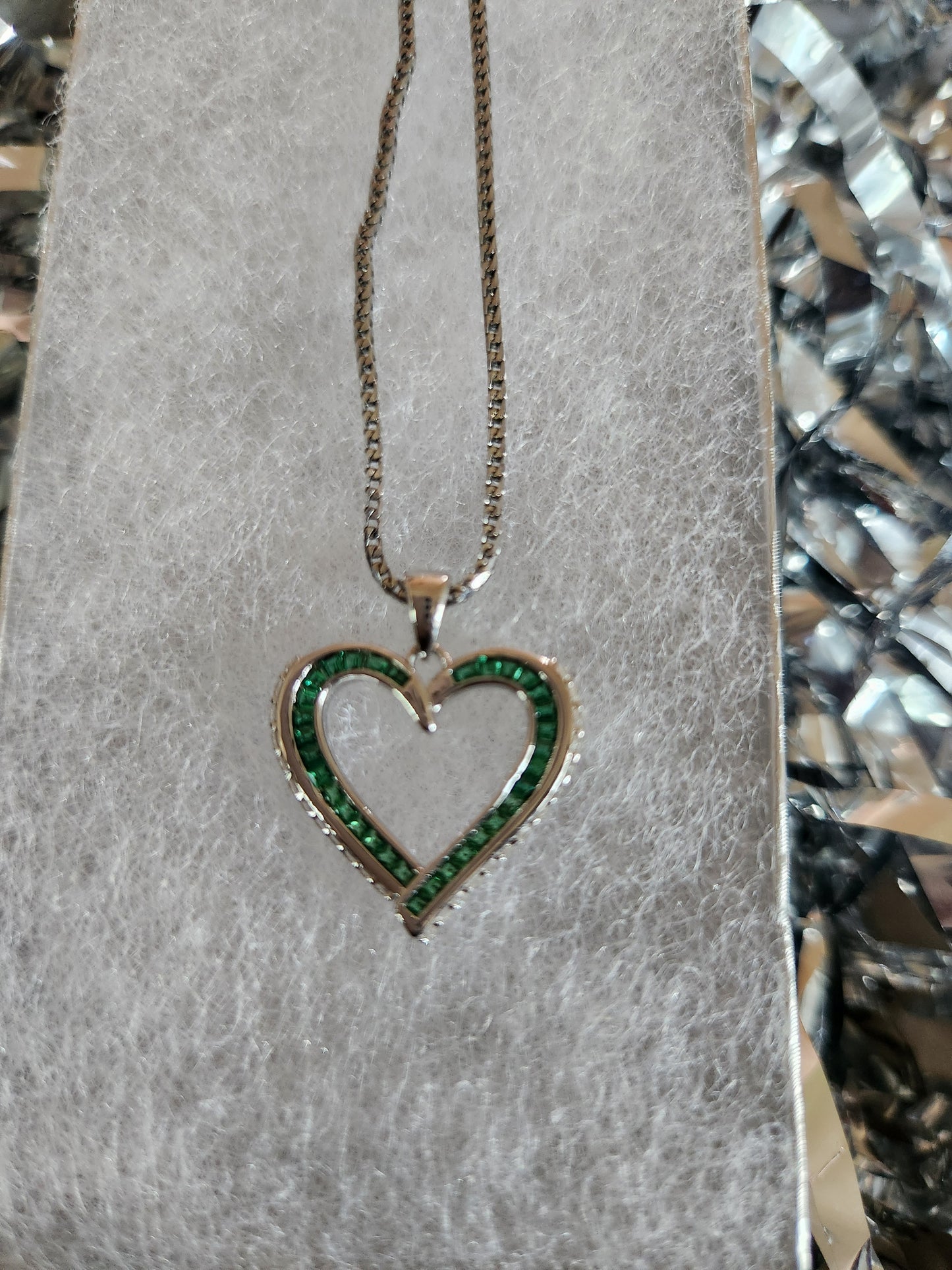 Emerald love (heart necklace)