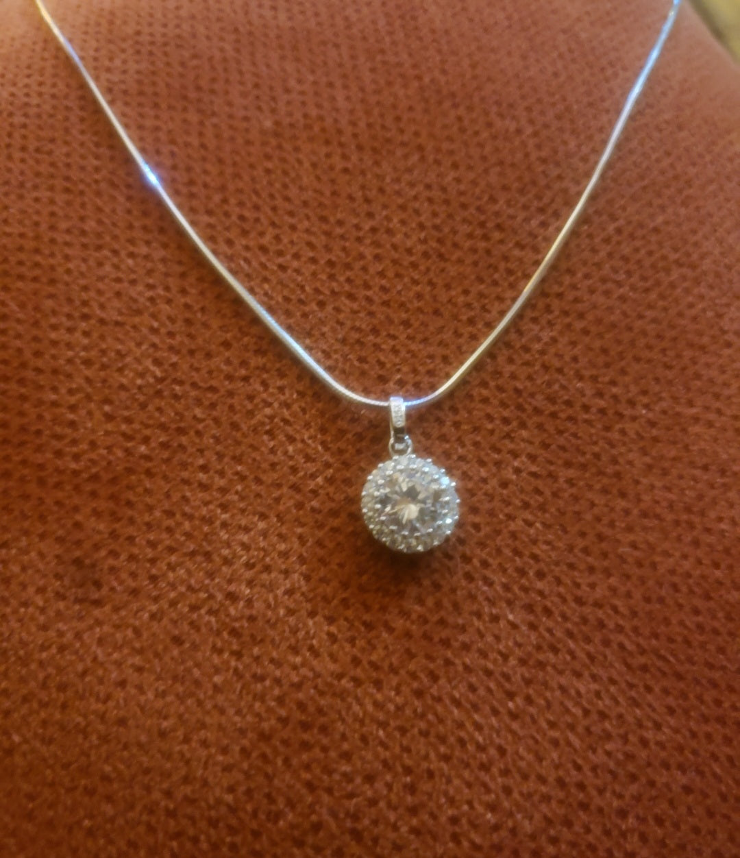Crystal drop pendant chain